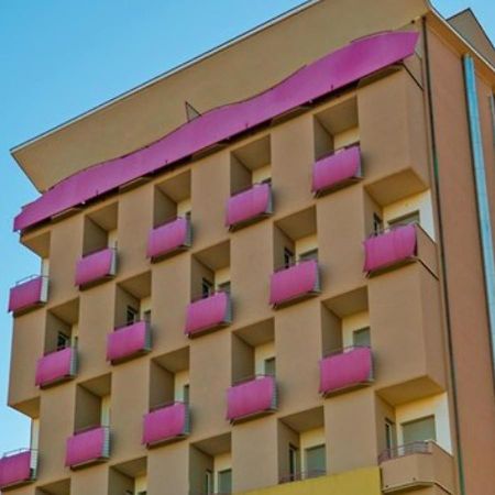 Hotel Atlantic Pesaro Esterno foto