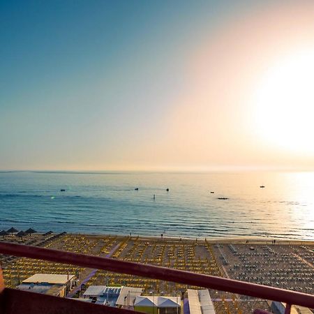 Hotel Atlantic Pesaro Esterno foto