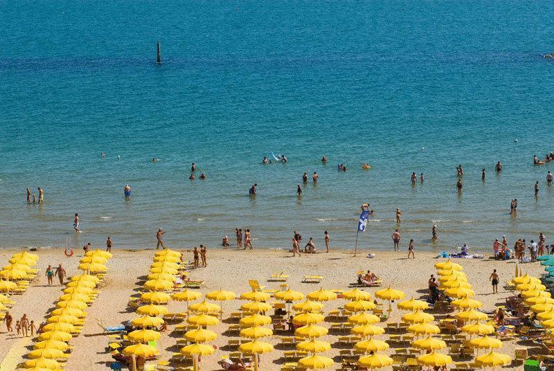 Hotel Atlantic Pesaro Esterno foto