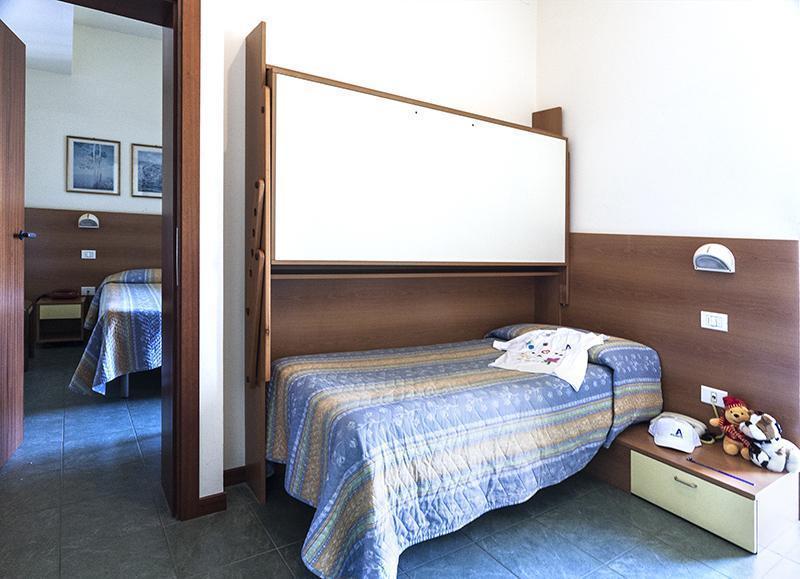 Hotel Atlantic Pesaro Esterno foto
